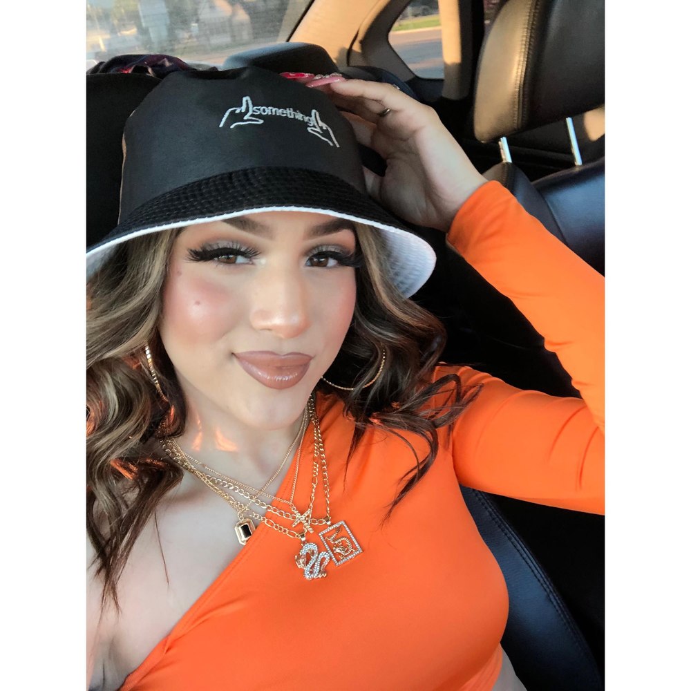 Meet your Posher, Crystal